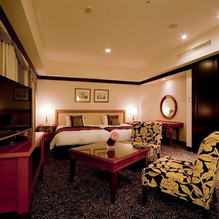Takakura Hotel Fukuoka Buitenkant foto
