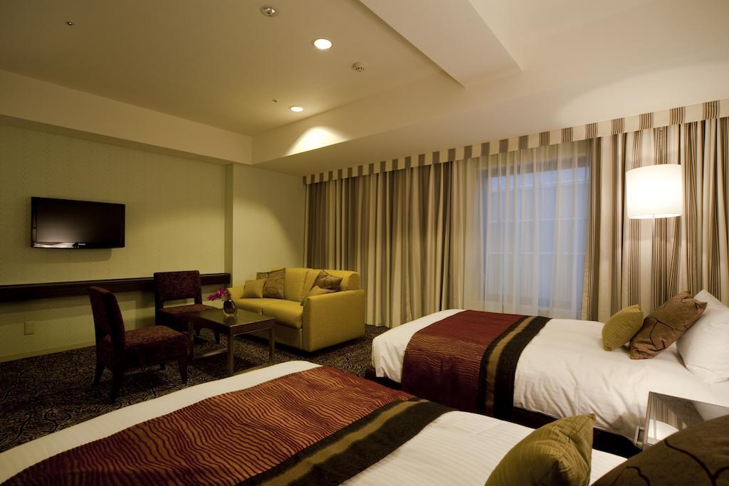 Takakura Hotel Fukuoka Buitenkant foto