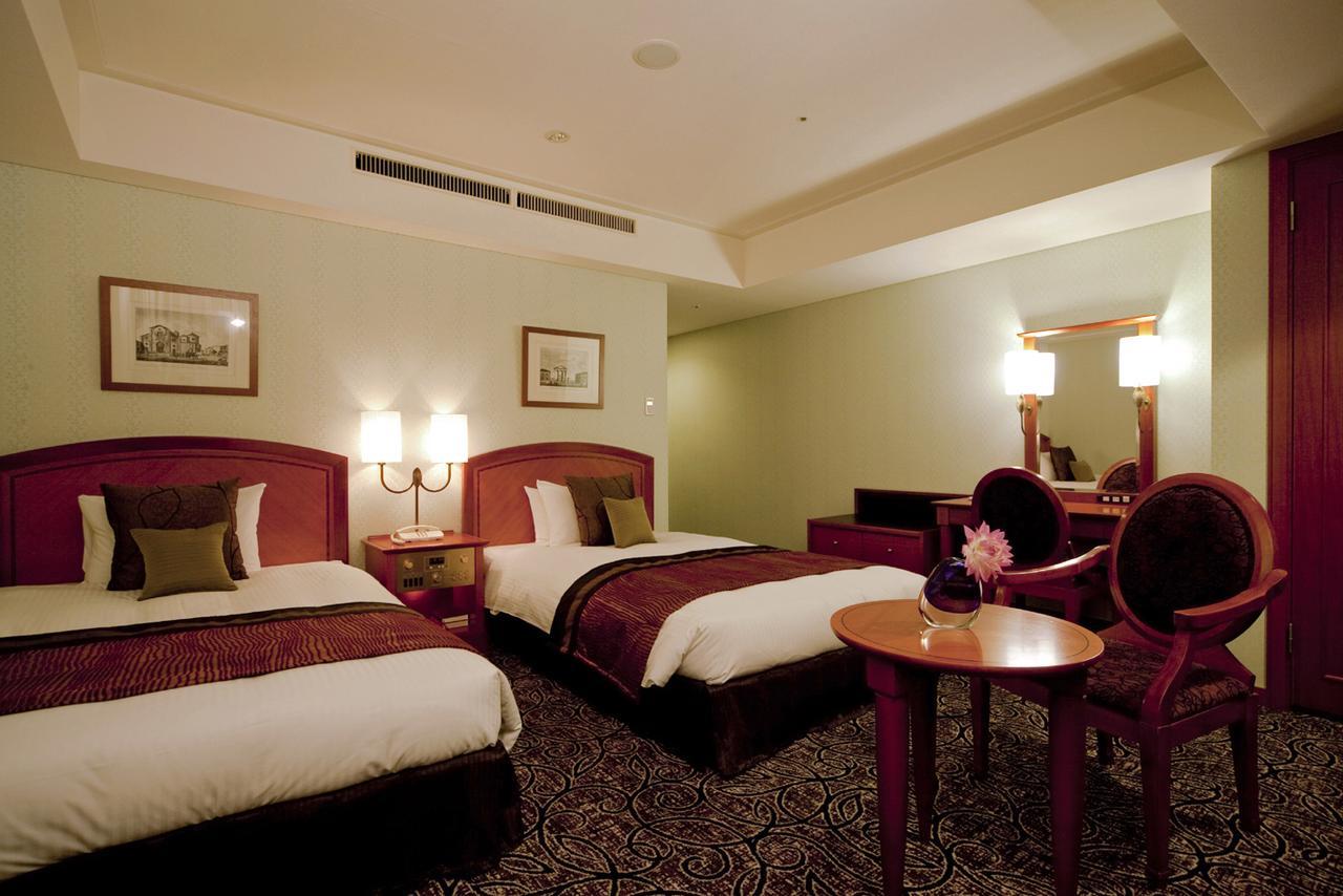 Takakura Hotel Fukuoka Buitenkant foto