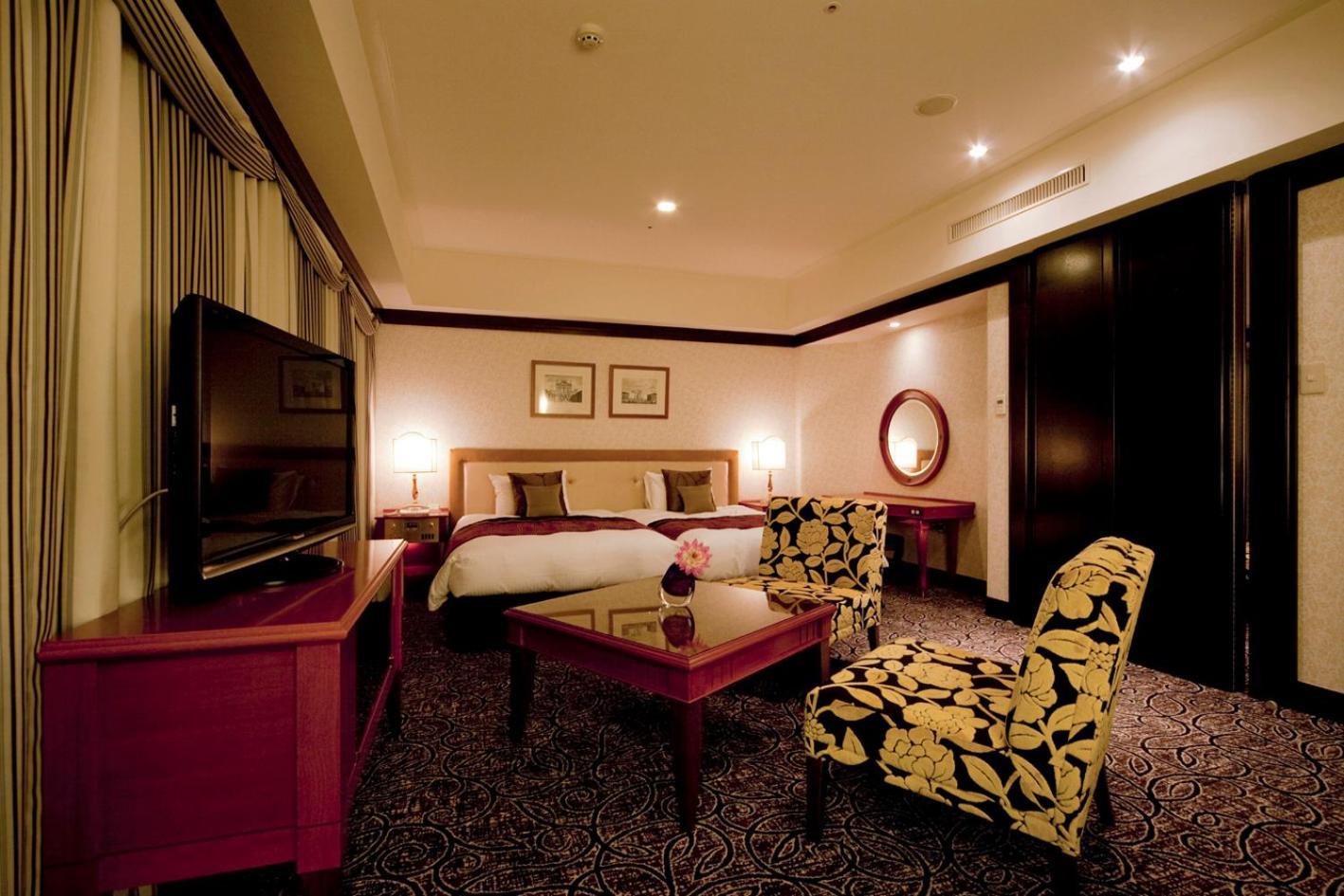 Takakura Hotel Fukuoka Buitenkant foto